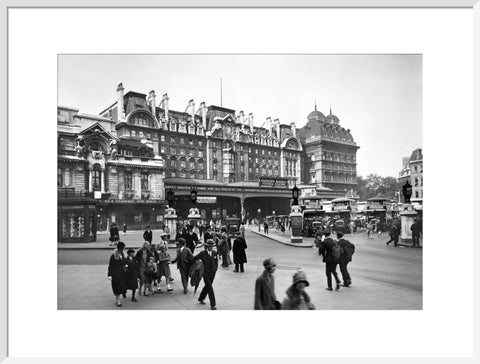Forecourt of Victoria Station 20th century