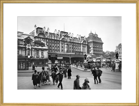 Forecourt of Victoria Station 20th century