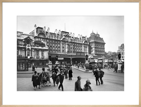 Forecourt of Victoria Station 20th century