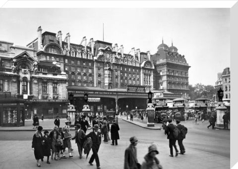 Forecourt of Victoria Station 20th century