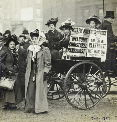 Christabel Pankhurst and Mary Gawthorpe welcomed at Manchester 1907