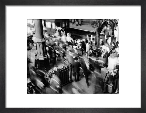 Rush hour at Victoria Railway station c.1955