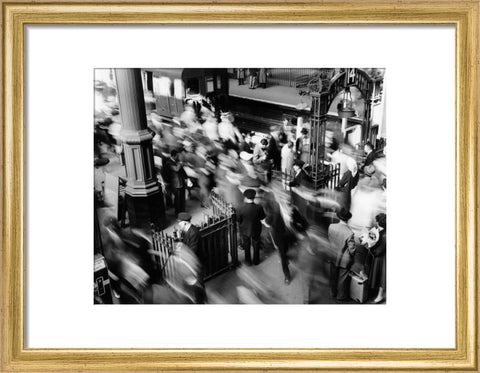 Rush hour at Victoria Railway station c.1955