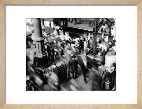 Rush hour at Victoria Railway station c.1955