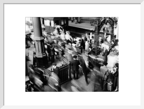 Rush hour at Victoria Railway station c.1955