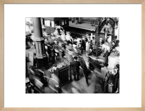 Rush hour at Victoria Railway station c.1955