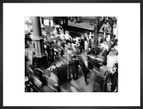 Rush hour at Victoria Railway station c.1955