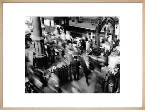 Rush hour at Victoria Railway station c.1955