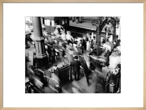 Rush hour at Victoria Railway station c.1955