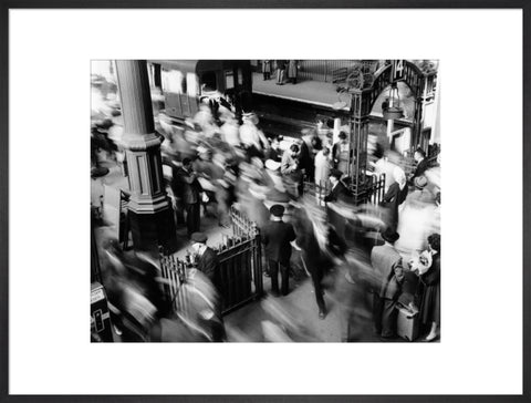 Rush hour at Victoria Railway station c.1955