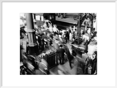 Rush hour at Victoria Railway station c.1955