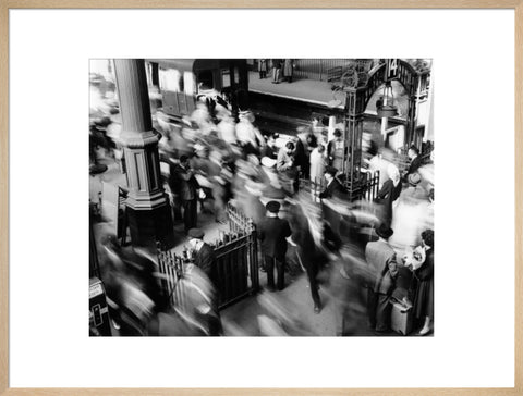 Rush hour at Victoria Railway station c.1955