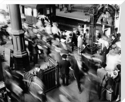 Rush hour at Victoria Railway station c.1955