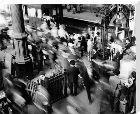 Rush hour at Victoria Railway station c.1955