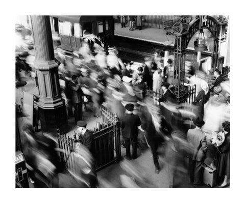 Rush hour at Victoria Railway station c.1955