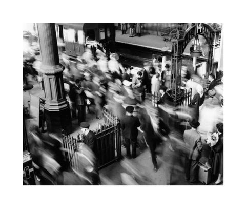 Rush hour at Victoria Railway station c.1955