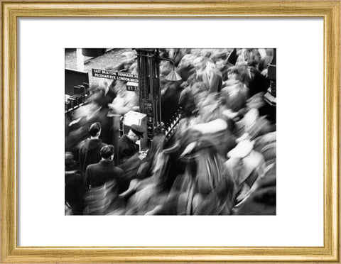 Rush hour at Victoria Station 1960