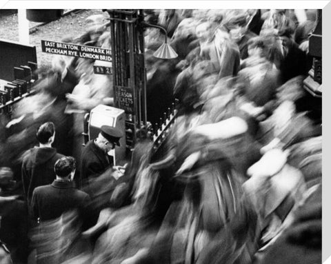 Rush hour at Victoria Station 1960