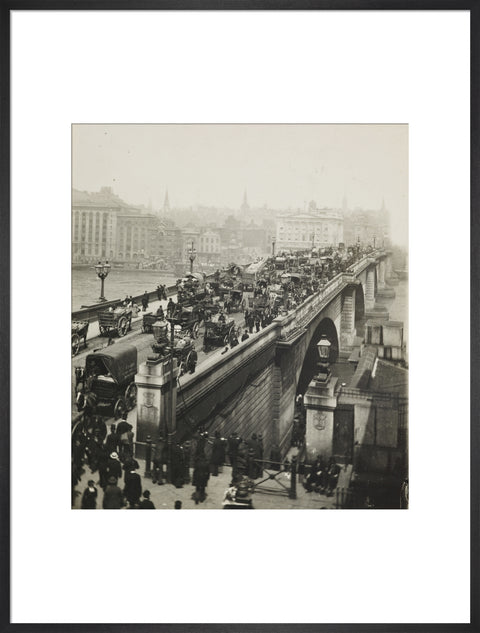 People crossing London Bridge c1900