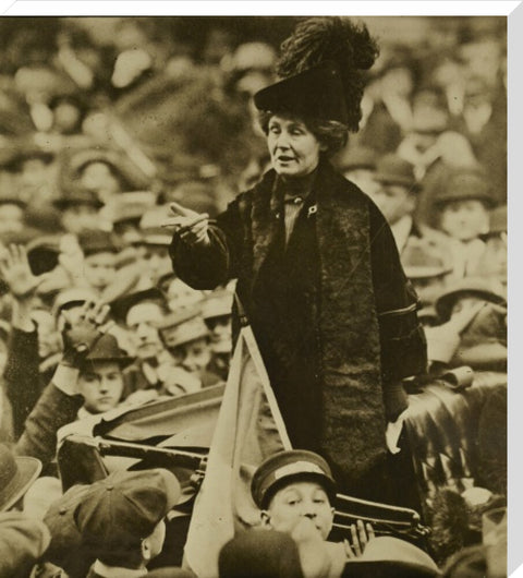 Emmeline Pankhurst addressing a crowd in New York C. 1900