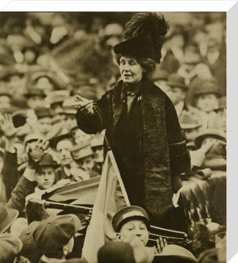 Emmeline Pankhurst addressing a crowd in New York C. 1900