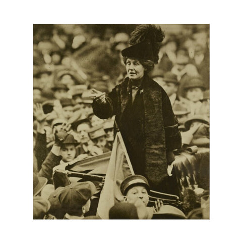 Emmeline Pankhurst addressing a crowd in New York C. 1900