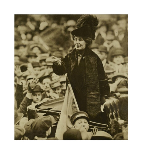 Emmeline Pankhurst addressing a crowd in New York C. 1900