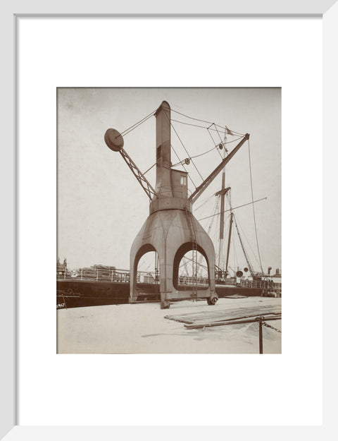 Disharge of cargo by hydraulic crane c.1920