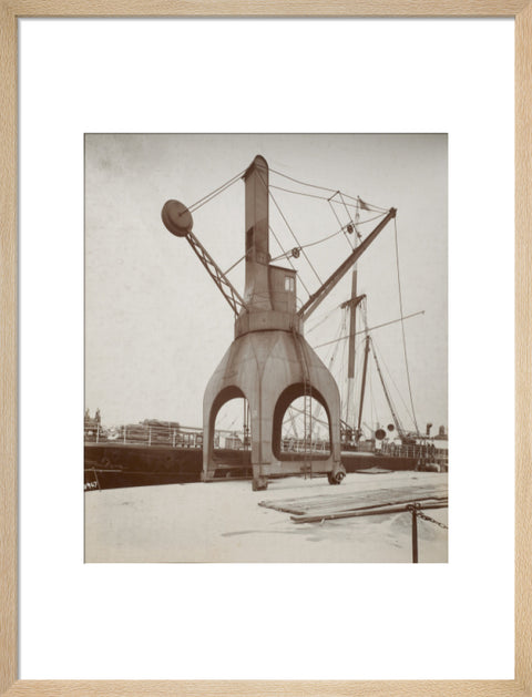 Disharge of cargo by hydraulic crane c.1920