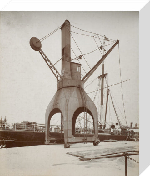 Disharge of cargo by hydraulic crane c.1920