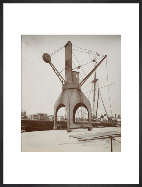 Disharge of cargo by hydraulic crane c.1920