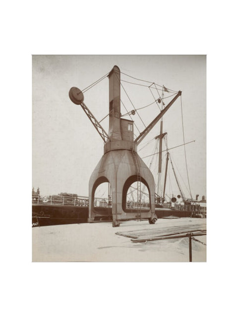 Disharge of cargo by hydraulic crane c.1920