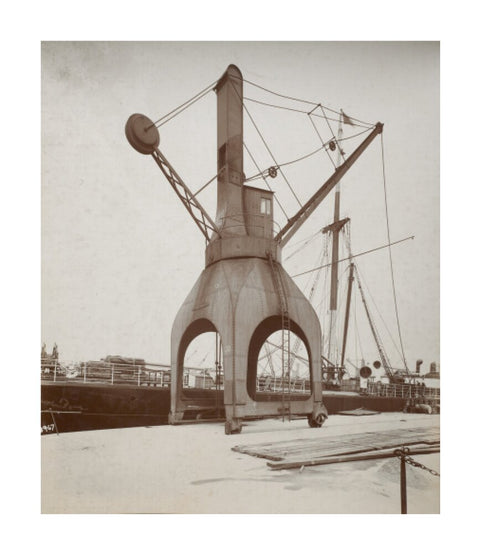 Disharge of cargo by hydraulic crane c.1920