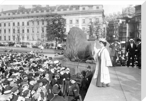 Emmeline Pankhurst addressing crowds at Trafalgar Square 1908