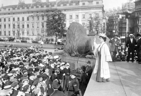 Emmeline Pankhurst addressing crowds at Trafalgar Square 1908