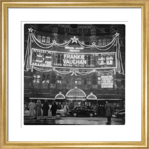 A night shot outside the Palace Theatre 1958