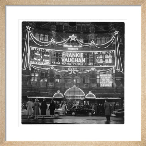 A night shot outside the Palace Theatre 1958