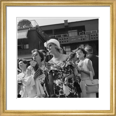 Women attending the All England Lawn Tennis1960