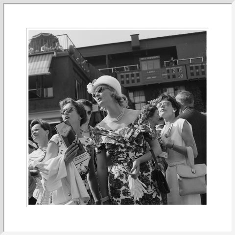 Women attending the All England Lawn Tennis1960
