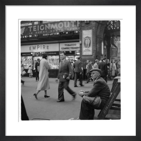 Shoe polisher Liverpool Street Station c.1960