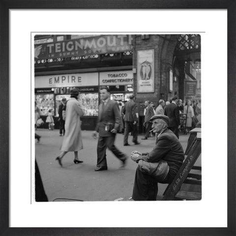 Shoe polisher Liverpool Street Station c.1960