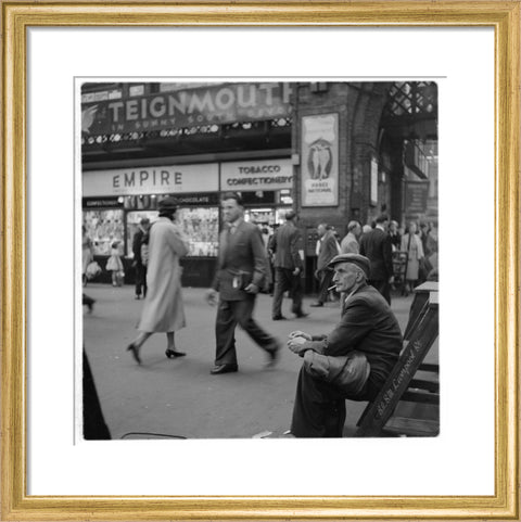 Shoe polisher Liverpool Street Station c.1960