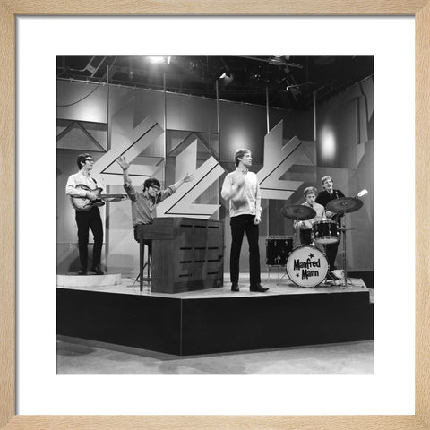 Manfred Man performing on Ready Steady go 1964