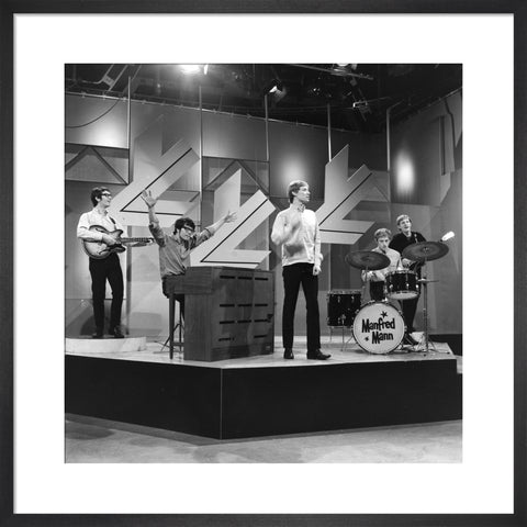 Manfred Man performing on Ready Steady go 1964