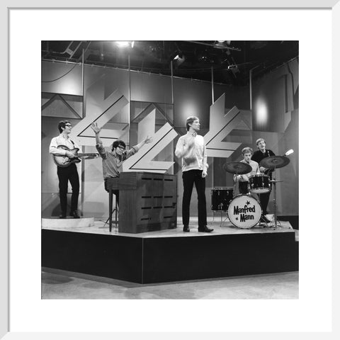 Manfred Man performing on Ready Steady go 1964