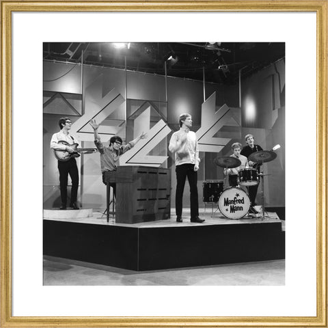 Manfred Man performing on Ready Steady go 1964