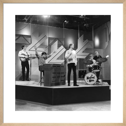 Manfred Man performing on Ready Steady go 1964