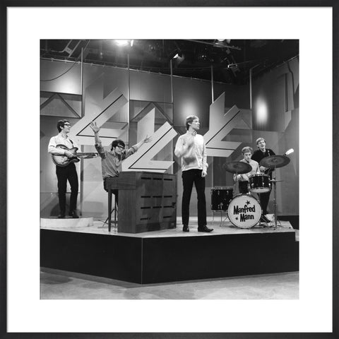 Manfred Man performing on Ready Steady go 1964