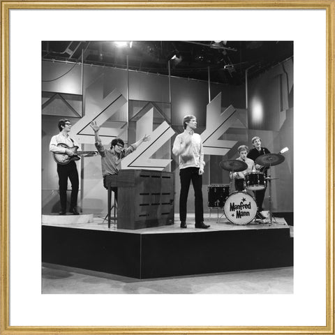 Manfred Man performing on Ready Steady go 1964