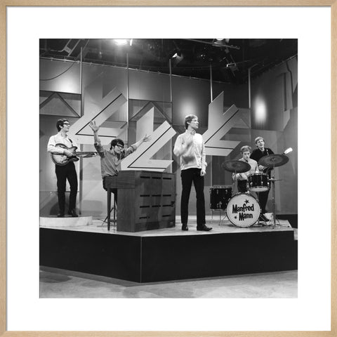 Manfred Man performing on Ready Steady go 1964
